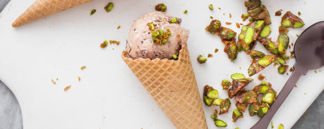 Lody waniliowe espresso z pistacjami