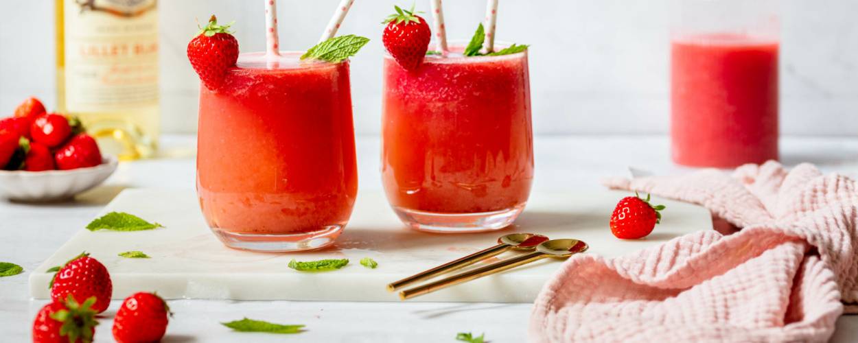 Poncz truskawkowy z Lillet