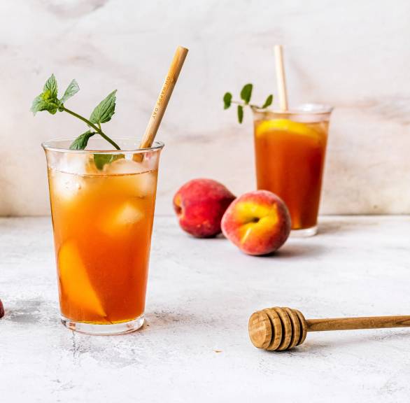 Domowa mrożona herbata brzoskwiniowa (Ice Tea)