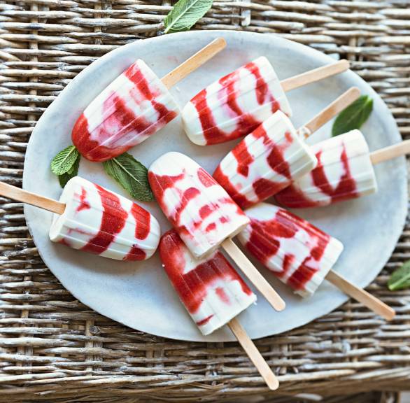 Lody truskawkowe z mascarpone na patyku