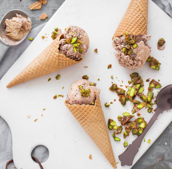 Lody waniliowe espresso z pistacjami
