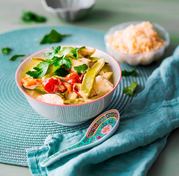 Curry z kurczakiem i kokosem z ryżem
