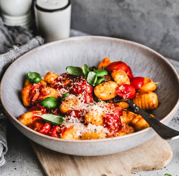 15-minutowe gnocchi z pomidorami czosnkowymi