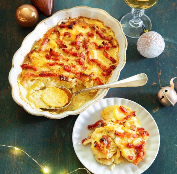Zapiekanka z ziemniaków i brie z boczkiem