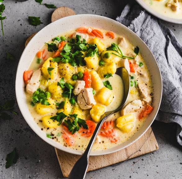 Zupa krem z gnocchi z groszkiem i marchewką