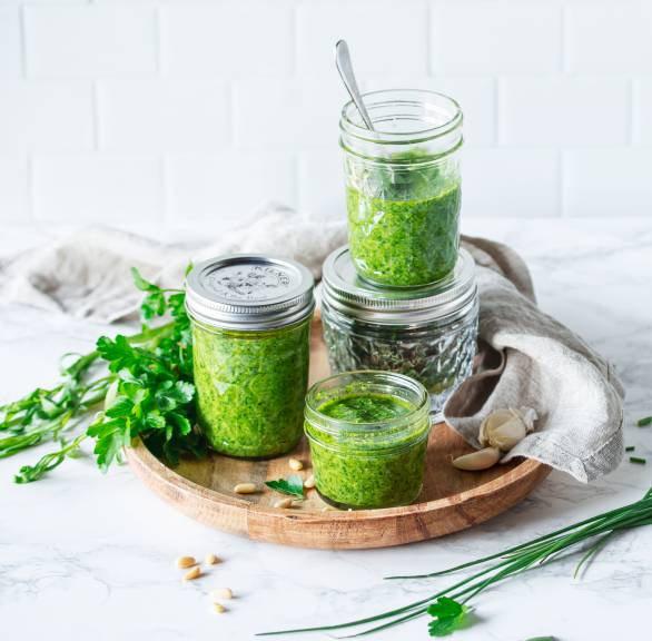Pesto z ziół ogrodowych