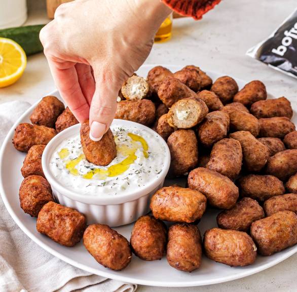 Mini bifteki z tzatziki