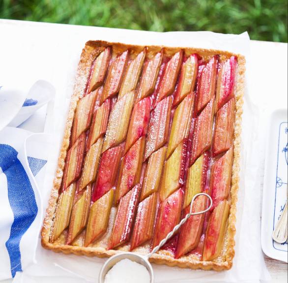 Tarta rabarbarowa z marcepanem