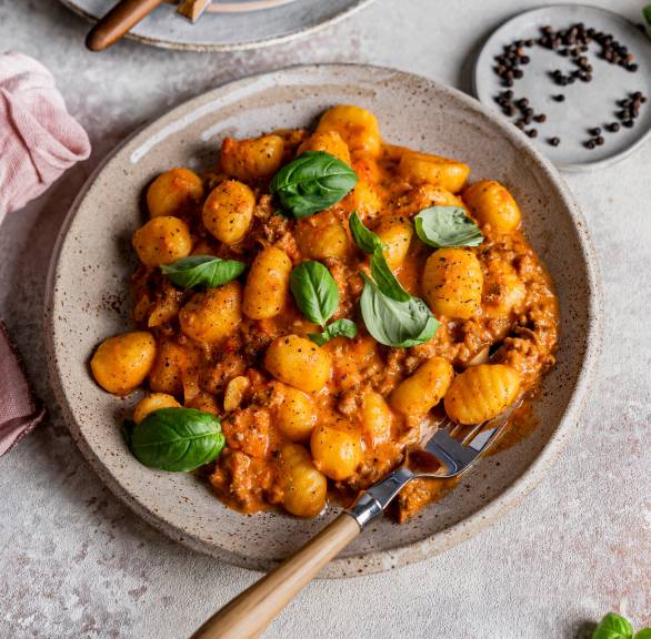 15-minutowe gnocchi z sosem bolońskim