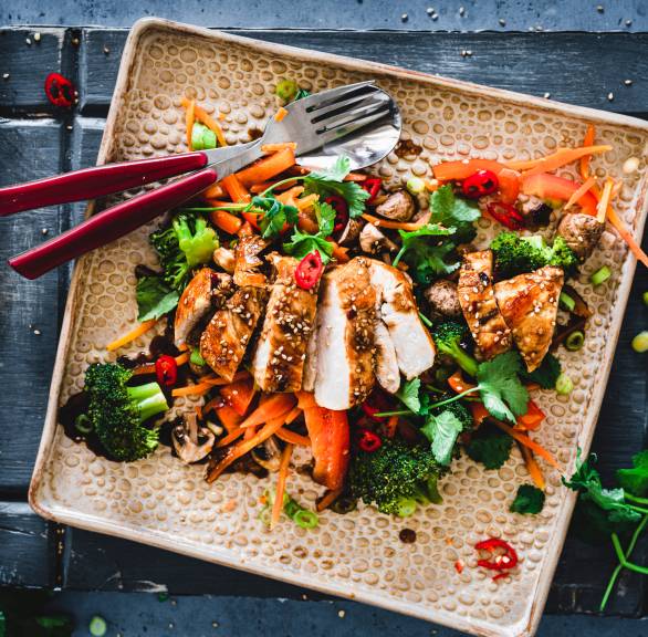 Kurczak teriyaki z warzywami na parze