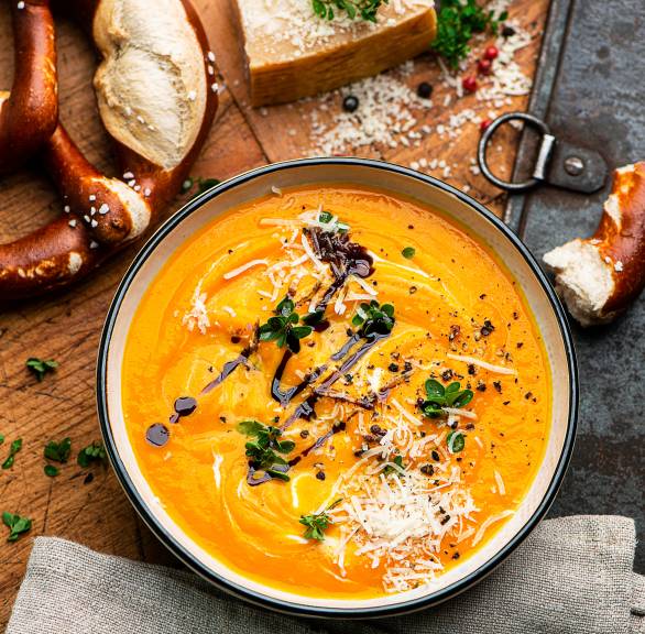 Zupa dyniowa z parmezanem
