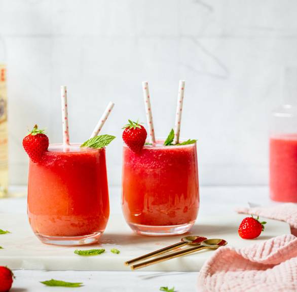 Poncz truskawkowy z Lillet