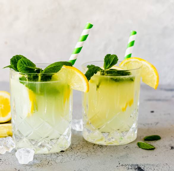Świeża lemoniada cytrynowa
