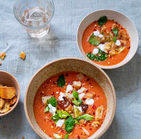 15-minutowe gazpacho z jogurtem