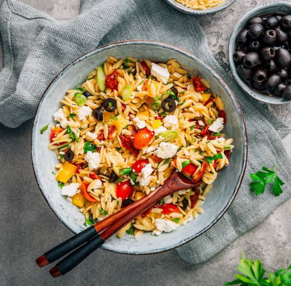 Sałatka paprykowa z orzo