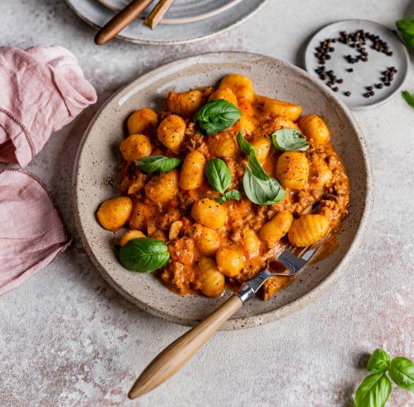 15-minutowe gnocchi z sosem bolońskim