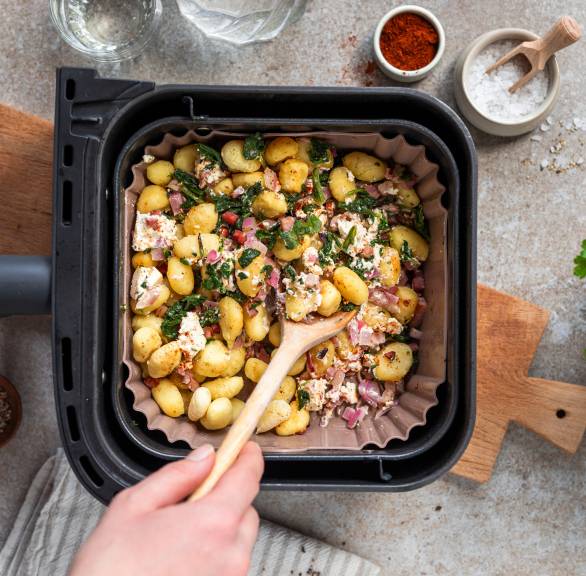 Gnocchi z szynką i fetą z airfryera – 5 składników