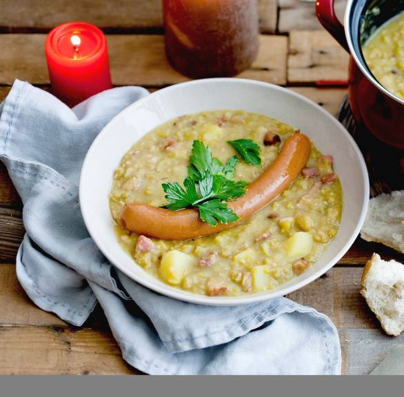 Zupa grochowa w boczkiem