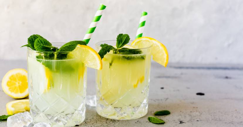 Świeża lemoniada cytrynowa