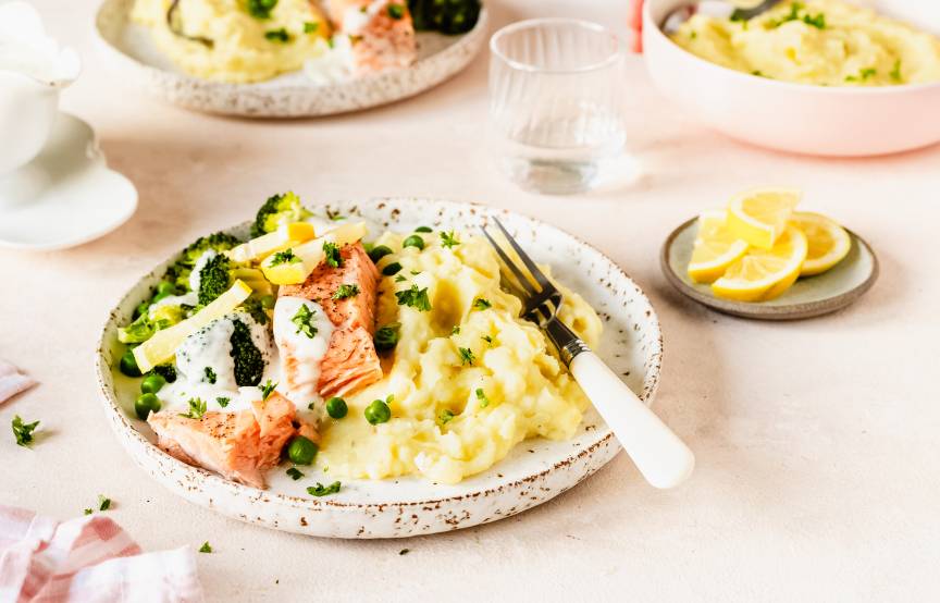 Cytrynowy łosoś z puree ziemniaczanym