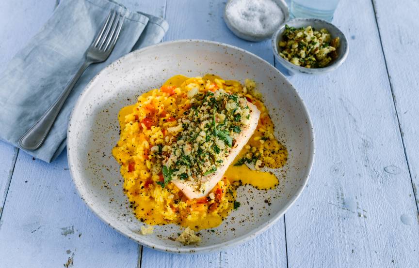 Paprykowe risotto z dorszem i polewą orzechową