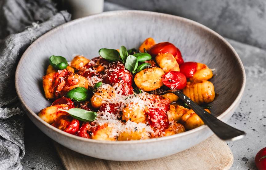 15-minutowe gnocchi z pomidorami czosnkowymi