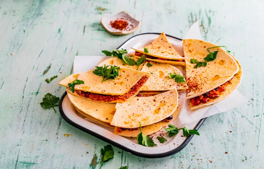 Quesadillas z farszem z mięsa mielonego i sera