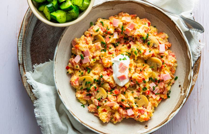 Niskowęglowodanowe „risotto” z kalafiora z szynką
