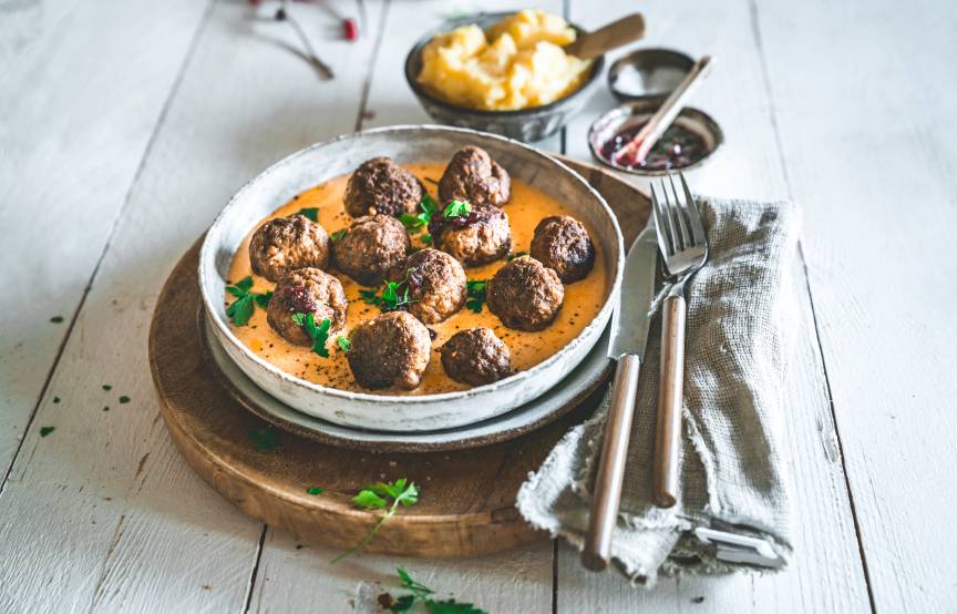 Klopsiki szwedzkie z puree ziemniaczanym i żurawiną