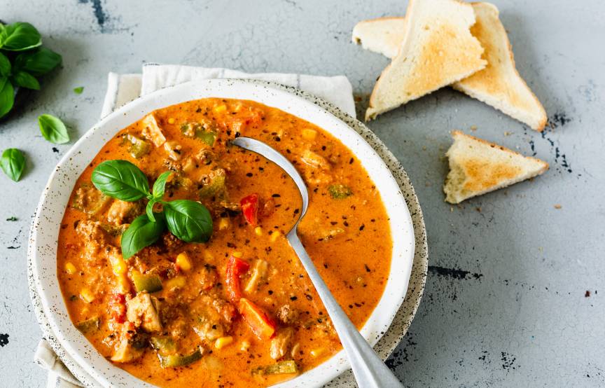 Low carb zupa à la pizza
