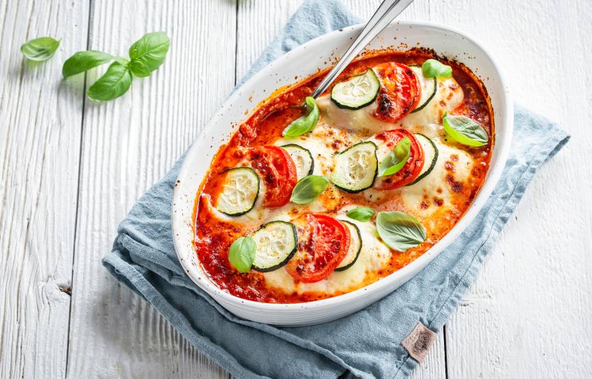 Kurczak z piekarnika z pomidorem i mozzarellą