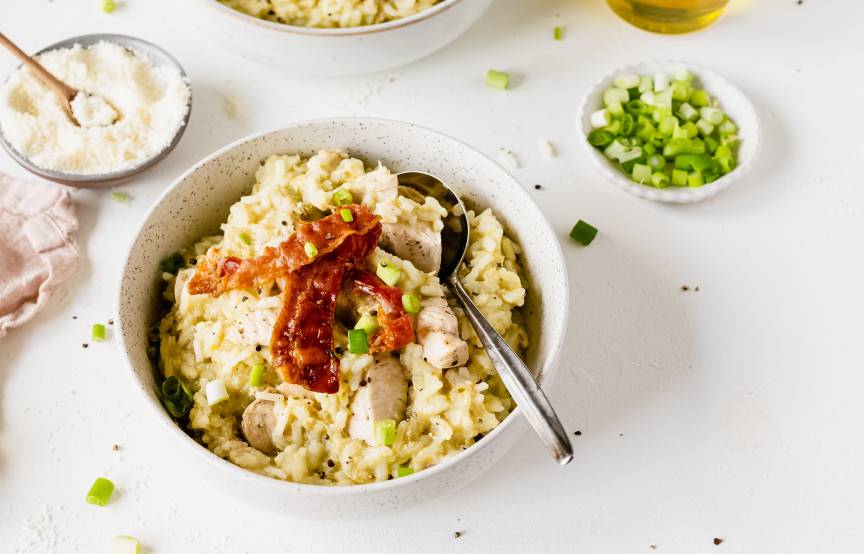 Wiosenne risotto z kurczakiem i boczkiem