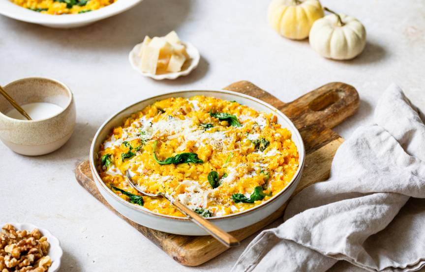 Szybki makaron orzo z dynią i sosem serowym