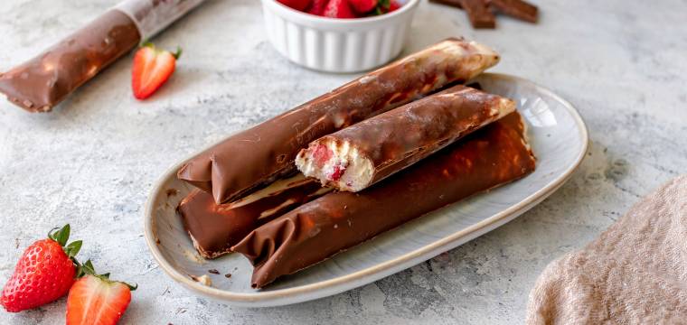 Lody truskawkowo-czekoladowe w woreczkach
