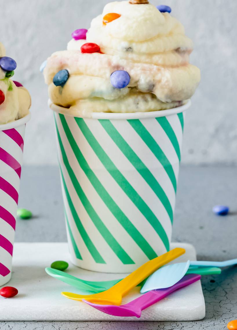 Lody "McFlurry" z dodatkiem "Smarties"