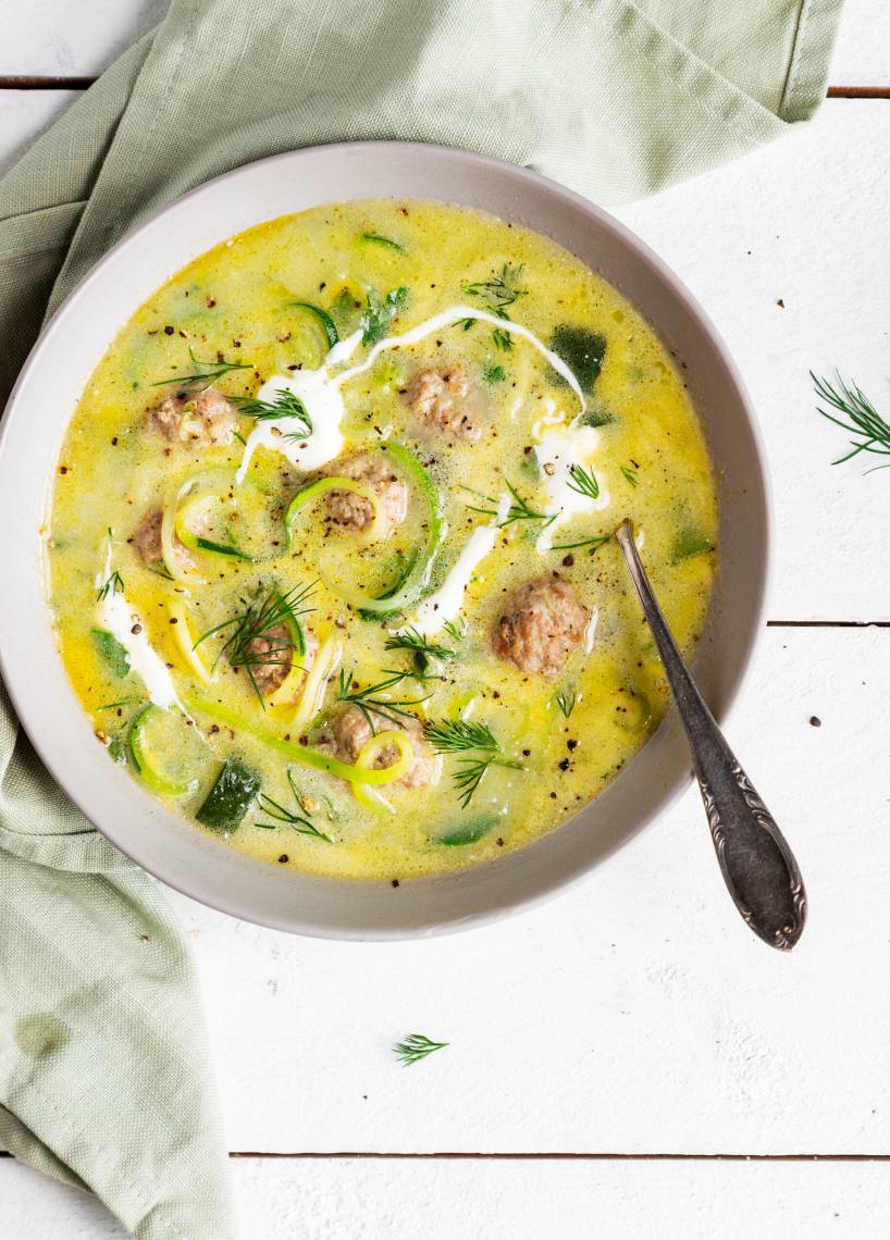 Low carb gulasz z cukinią i klopsikami
