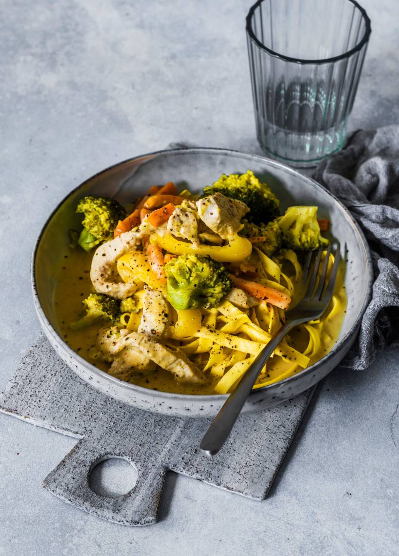 Tagliatelle w sosie curry