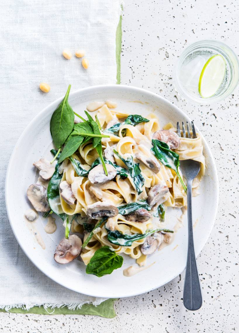 Tagliatelle z pieczarkami i szpinakiem