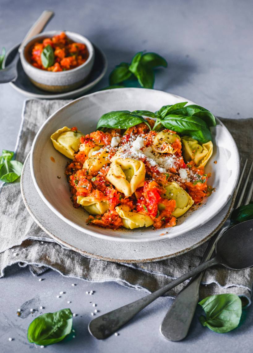 Tortellini z sosem pomidorowo-bazyliowym
