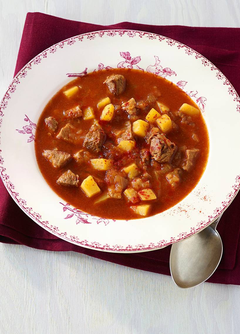 Zupa gulaszowa ziemniaczana