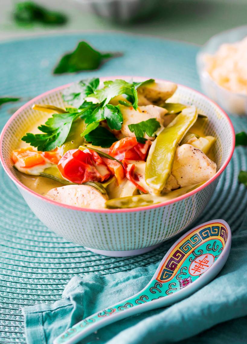 Curry z kurczakiem i kokosem z ryżem
