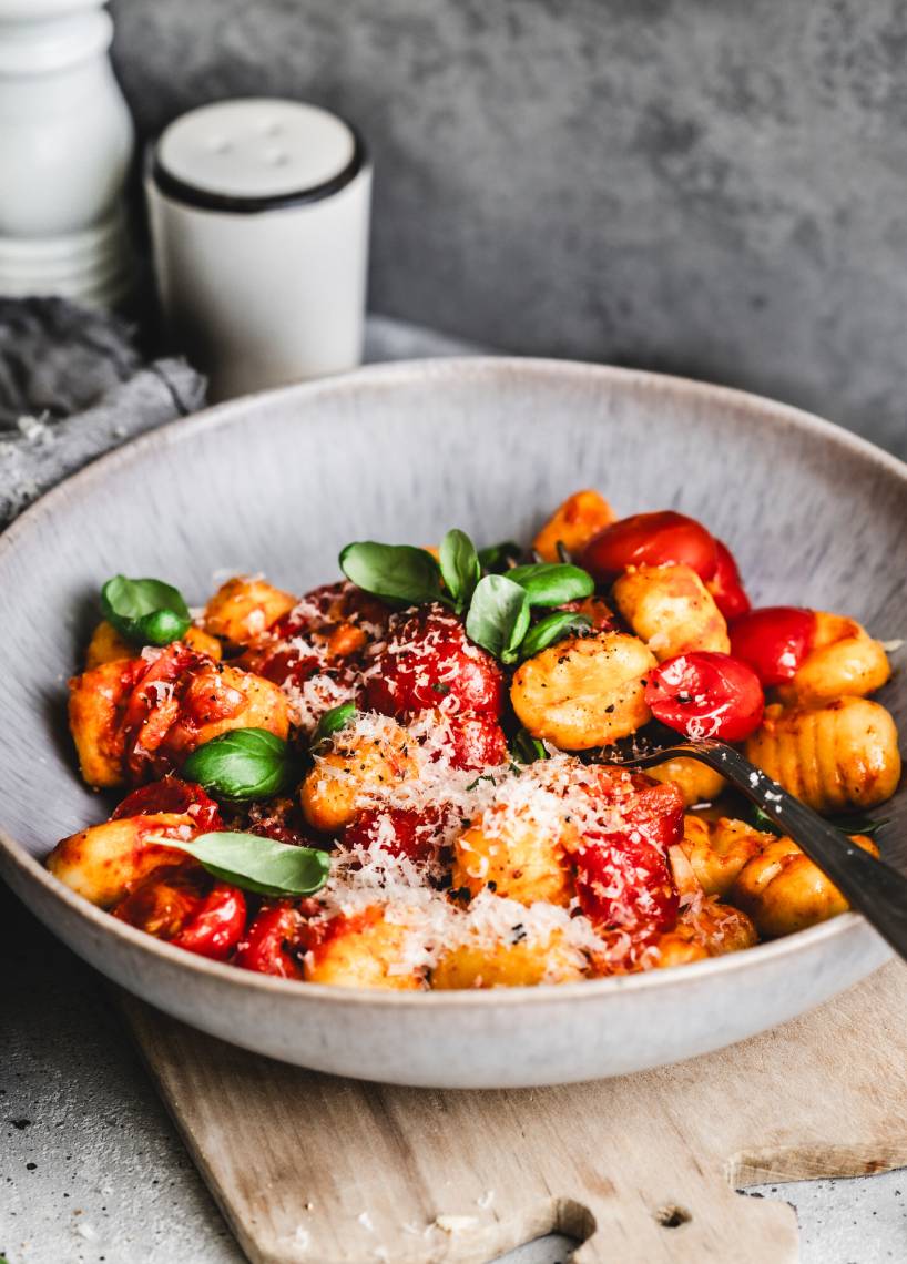 15-minutowe gnocchi z pomidorami czosnkowymi