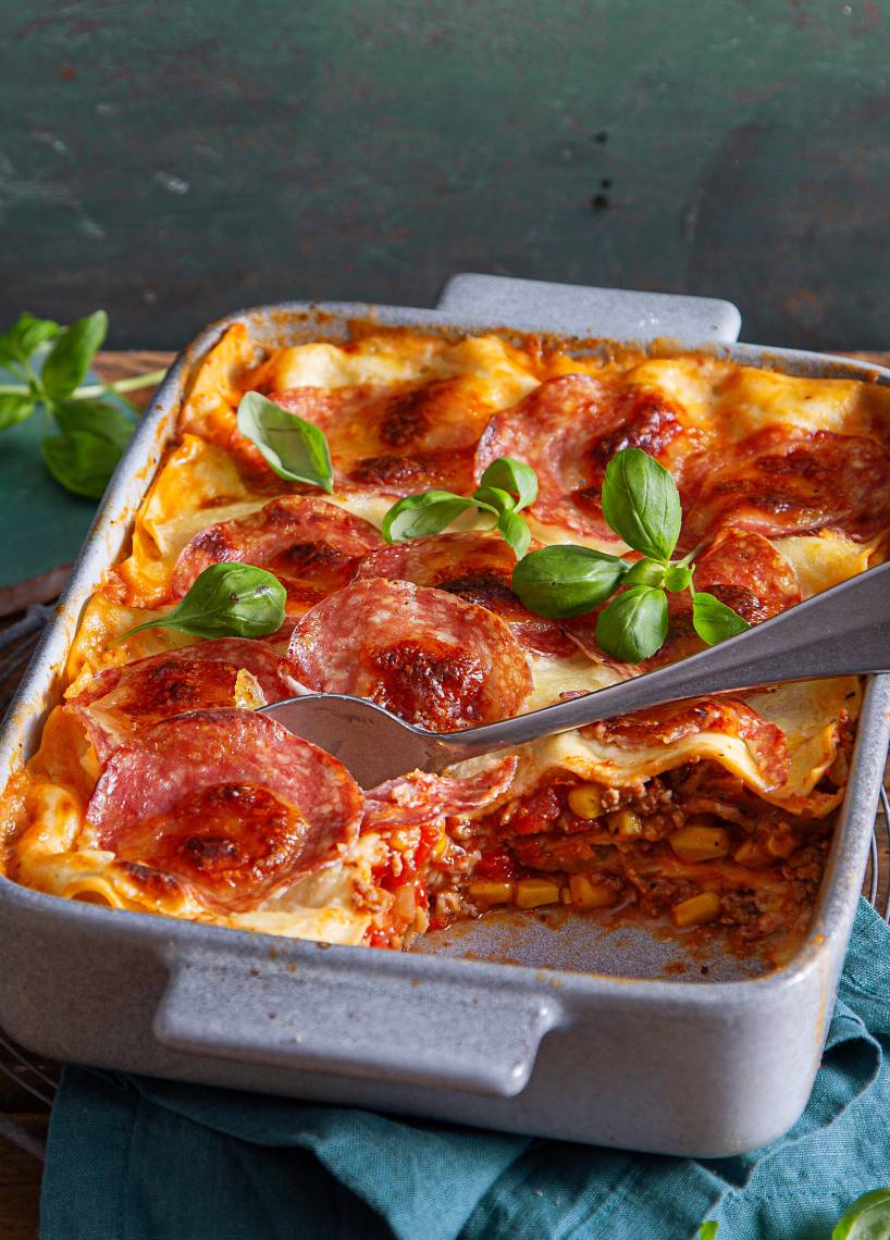 Pizza lasagne z salami