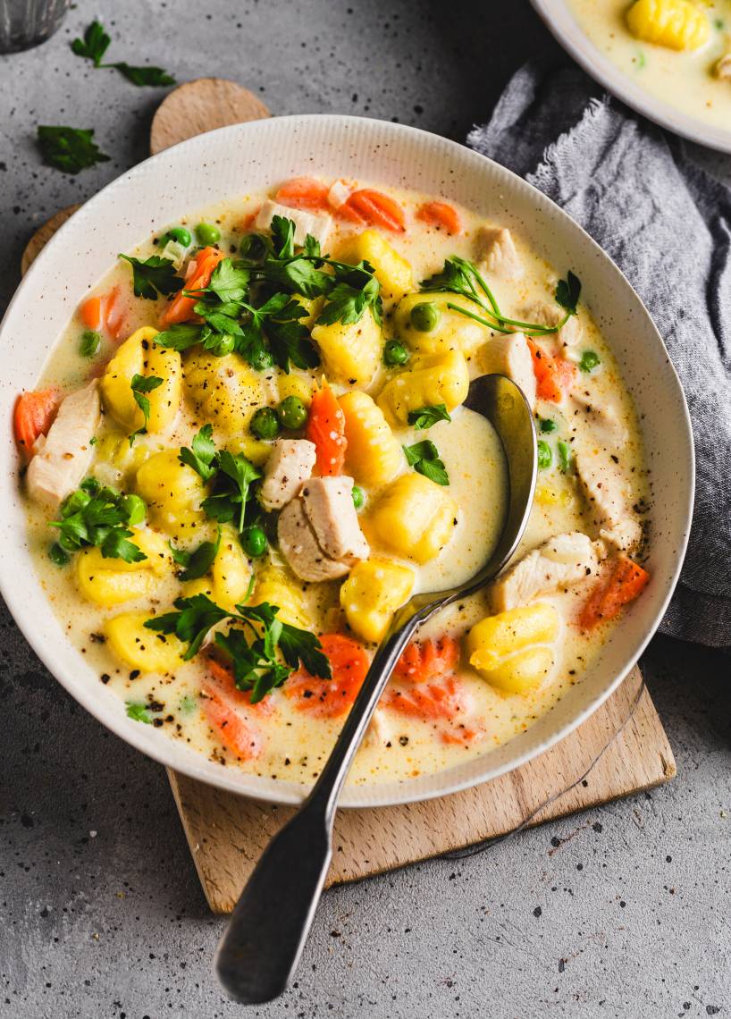 Zupa krem z gnocchi z groszkiem i marchewką