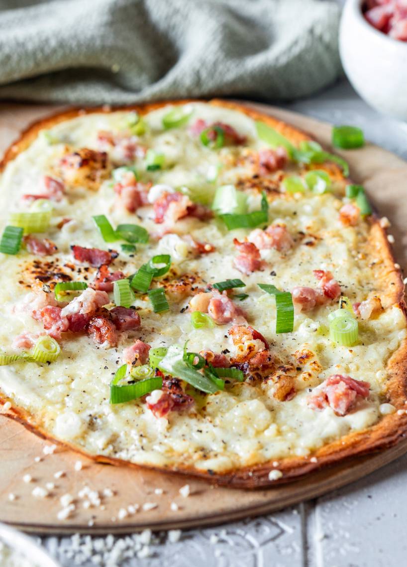 Tarte flambée (Flammkuchen) o niskiej zawartości węglowodanów