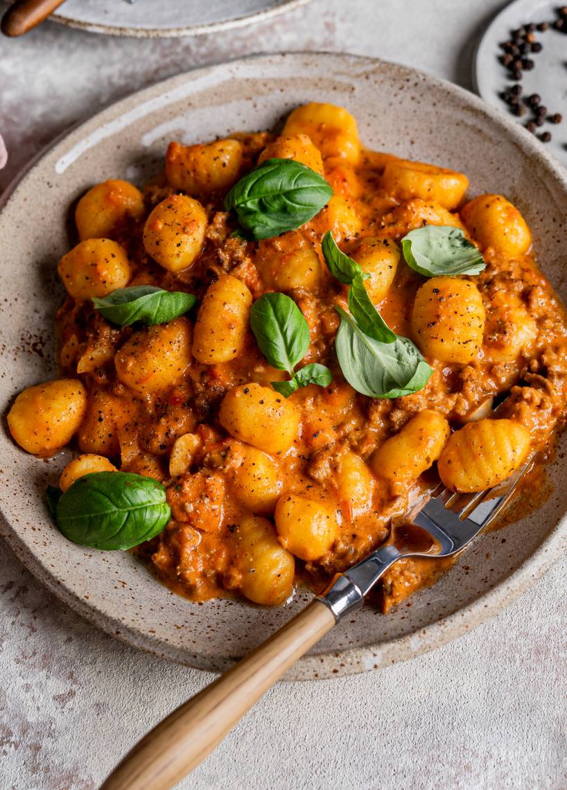 15-minutowe gnocchi z sosem bolońskim