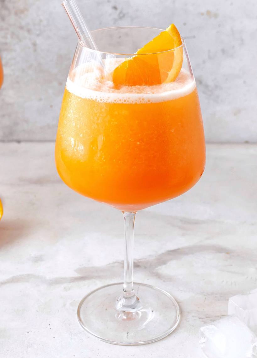 Bezalkoholowy mrożony spritz pomarańczowy
