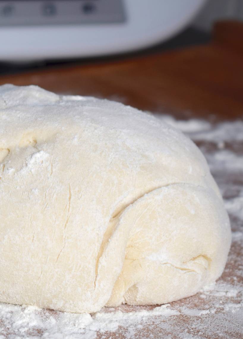 Podstawowy przepis na ciasto do pizzy