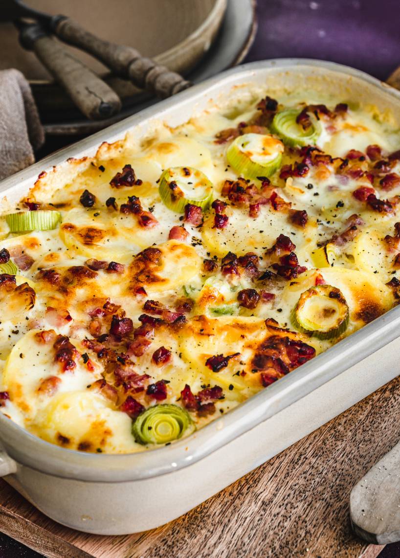 Zapiekanka ziemniaczano-porowa à la tarte flambée