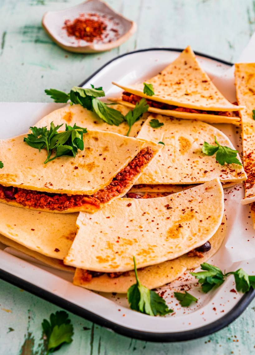 Quesadillas z farszem z mięsa mielonego i sera